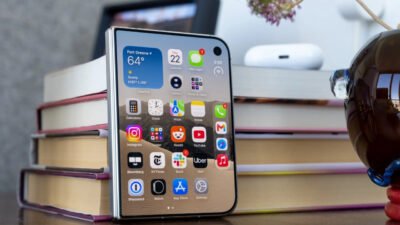 Reports of broken screens on Apple’s foldable iPhone Duo