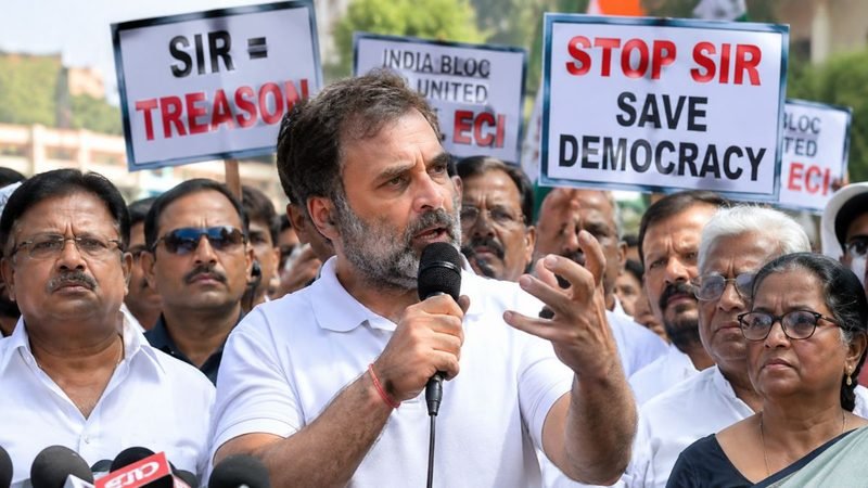 Rahul Gandhi Labels SIR ‘Treason’ as INDIA Bloc Protests Against ECI, MPs Detained